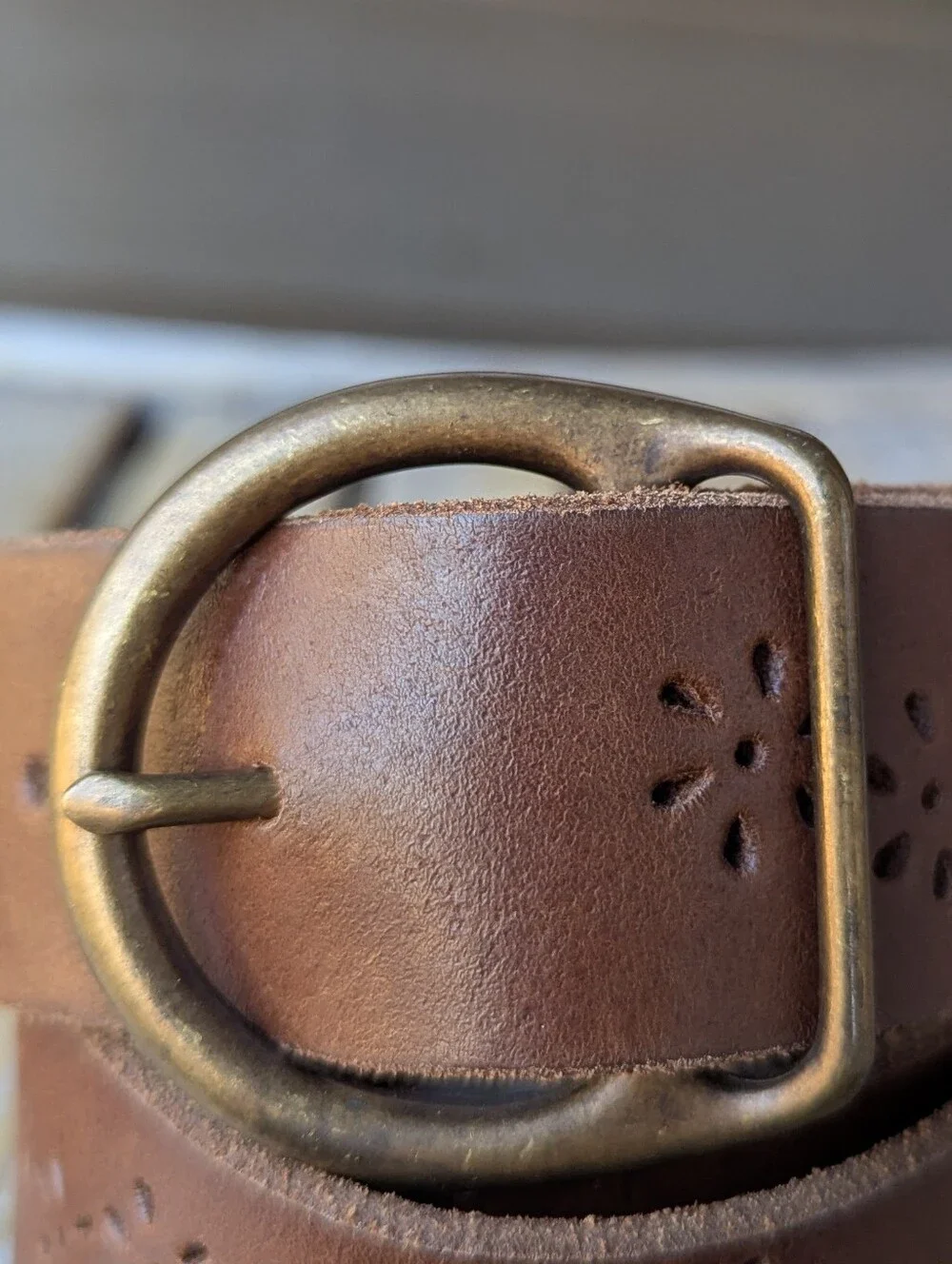 VTG Y2K Candies Brown Italian Leather Floral-Perforated Women's Belt Size Medium